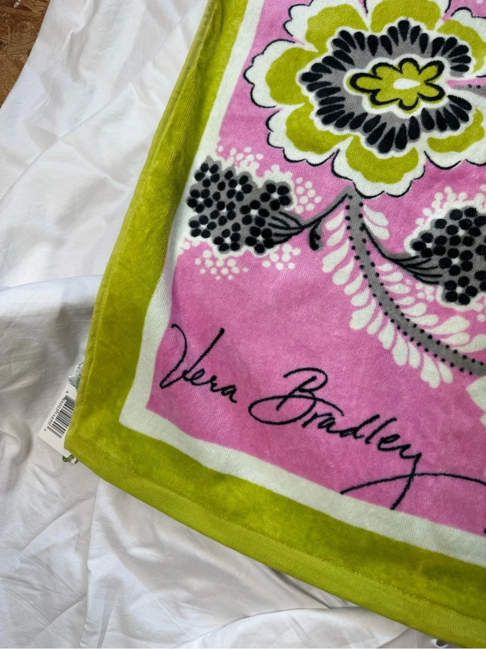NWT Vera Bradley Priscilla Pink Beach Towel Retired Pattern